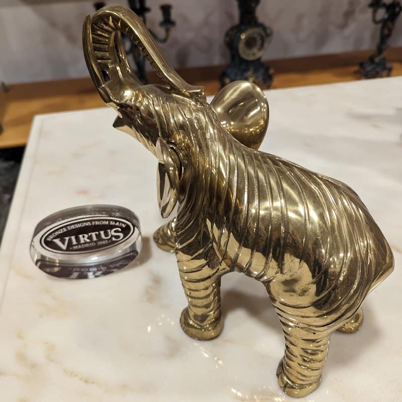 Finalmente nuestra figura de elefante ya está completamente pulida, y con un aspecto muy cerca de su terminación final